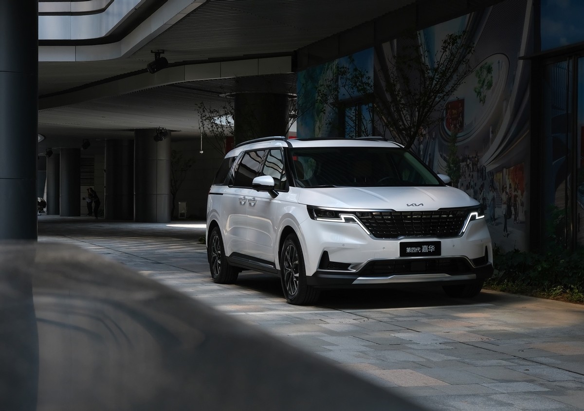 连续六年销量第一,全新起亚嘉华哪款值得买