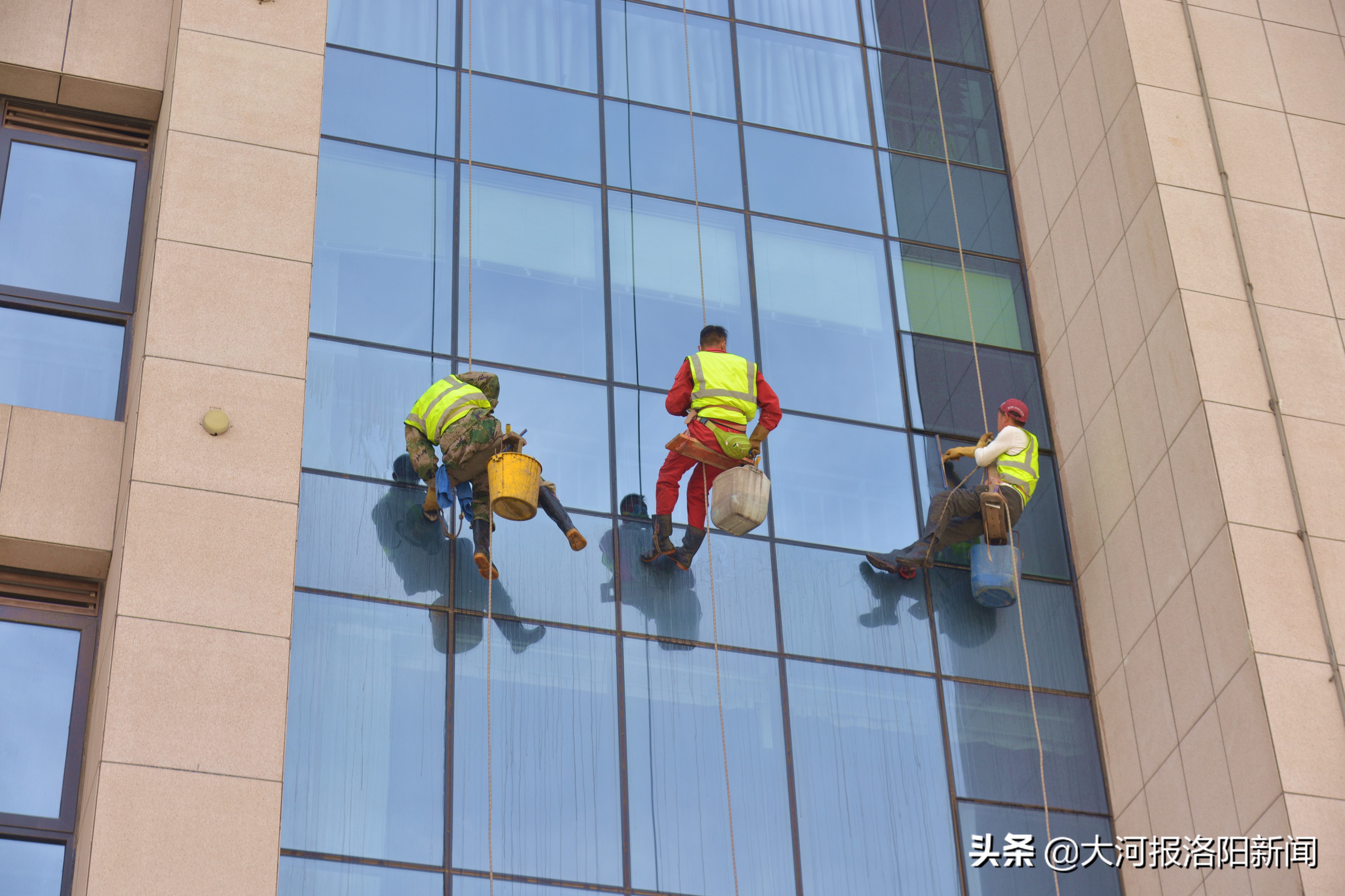 蜘蛛人200米高空作业,10m蜘蛛人高空作业价格