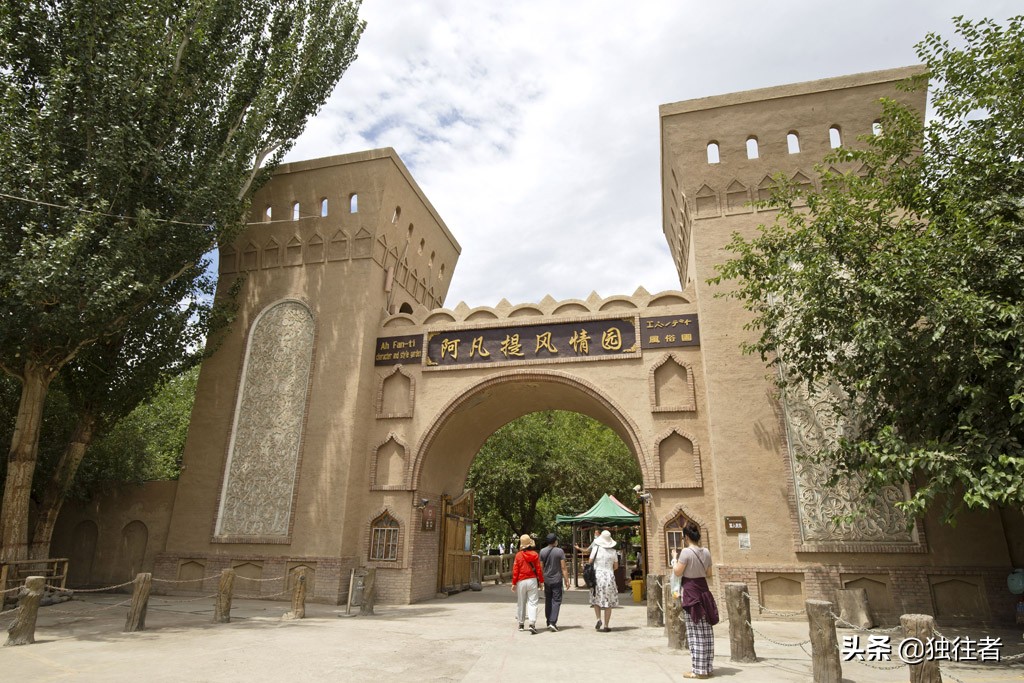 新疆吐鲁番葡萄沟葡萄视频,吐鲁番葡萄沟的葡萄