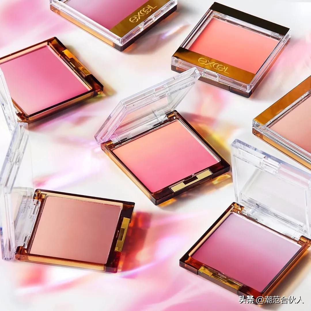 李佳琦omg这个产品也太好用了吧,李佳琦被称为美妆界的代名词