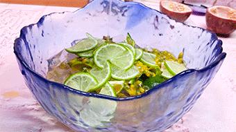 凉粉百香果果冻,百香果话梅凉粉做法