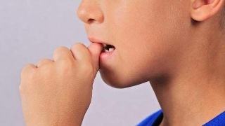 啃指甲甲沟炎,拔肉刺引起甲沟炎