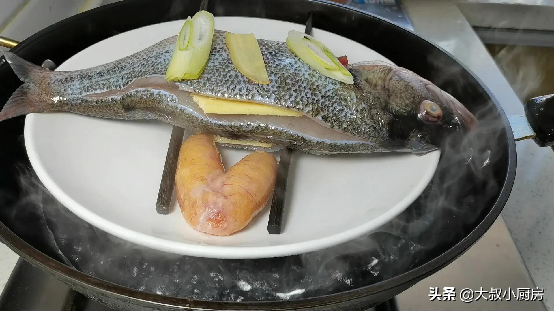 清蒸鲈鱼正确做法要放料酒吗,清蒸鲈鱼放哪些调料比较好吃
