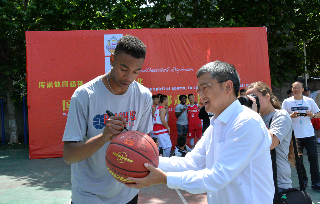 美国和西班牙篮球比赛,美国和西班牙篮球队来岚皋