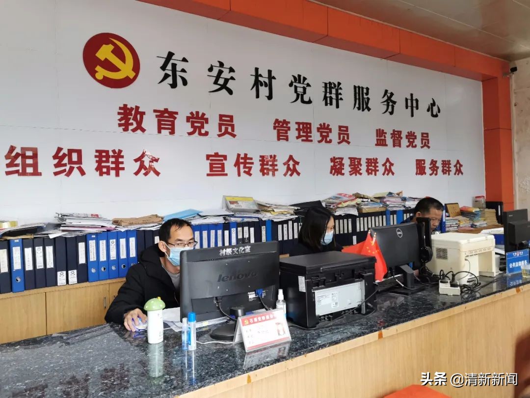 驻村工作队帮村销售散养鸡,驻村干部帮助村民销售农产品