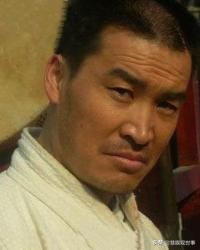 《侯海洋基层风云》中李酸酸和秋云的故事