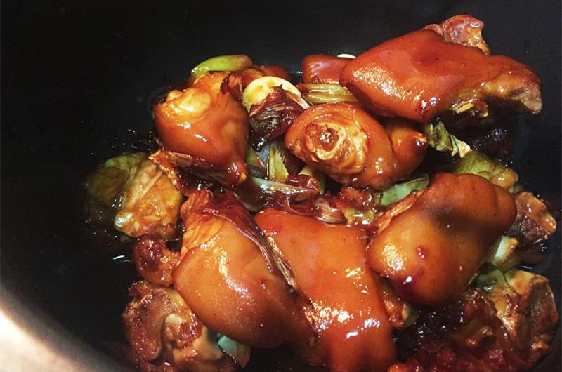 猪脚为什么炖出来又干又柴,猪脚为何煮不软