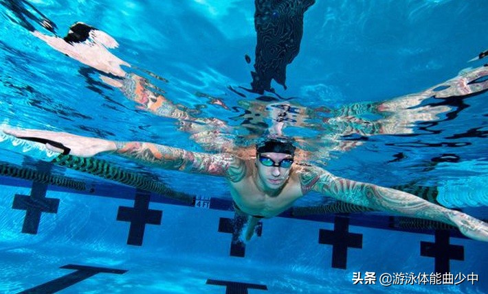 游泳腿沉是什么原因,游泳漂浮腿下沉的原因