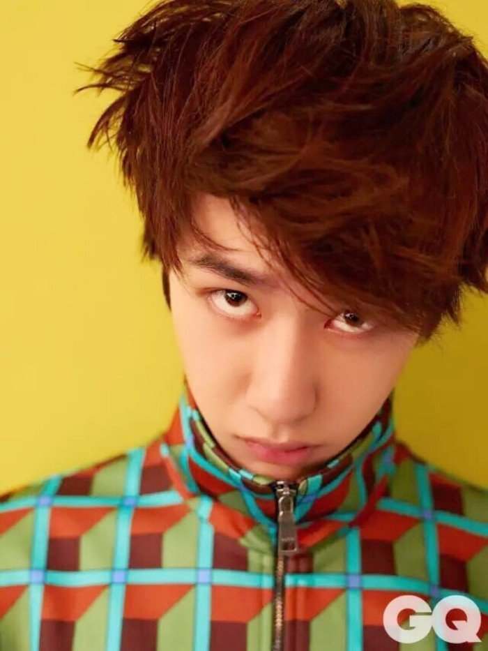 王一博s11总决赛反应,王一博英雄联盟s11总决赛表演