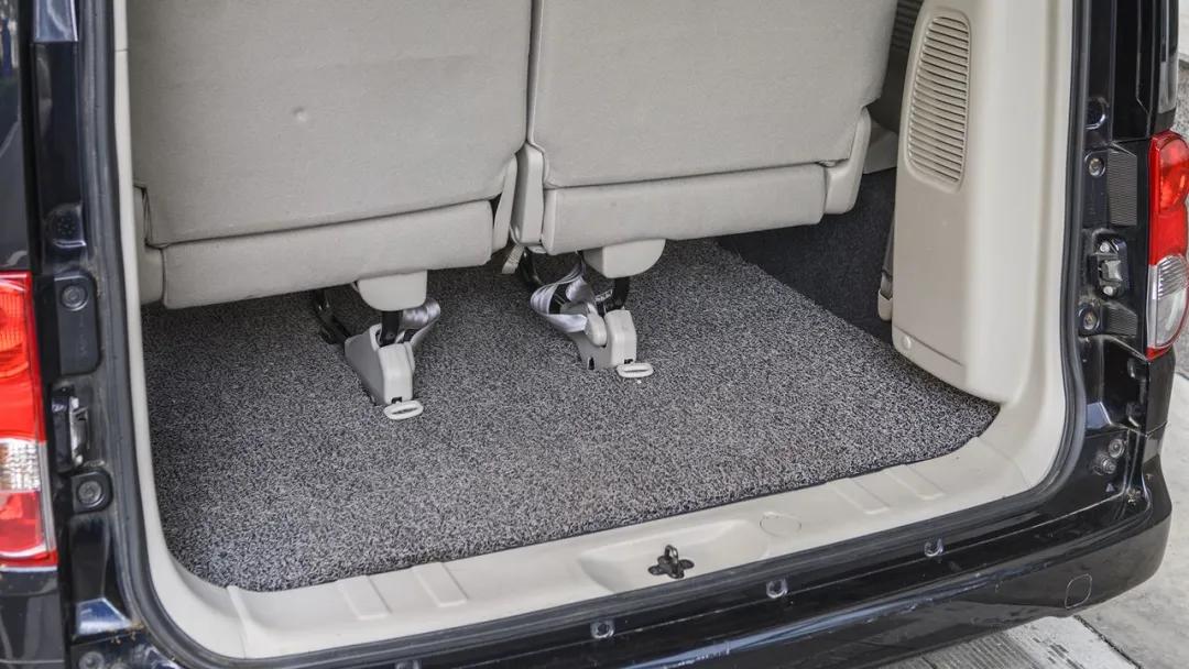 16款日产nv200二手价格成都,中山二手日产nv200七座商务车报价