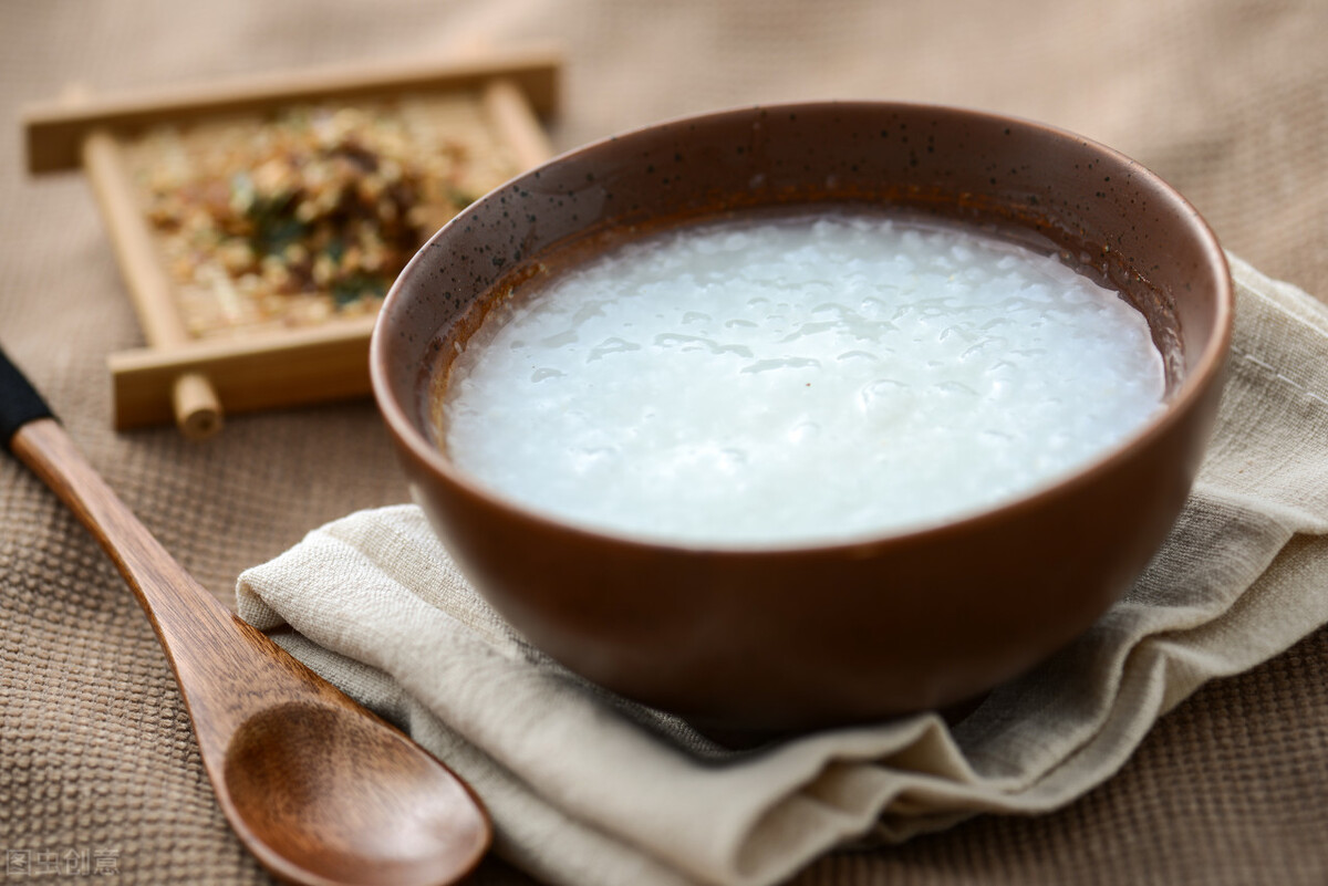 煮粥怎么煮才会有层次,煮粥的时候怎么不会溢出来