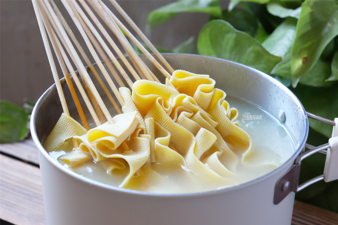 天然叶酸被发现孕妇每天吃,意外发现怀孕吃叶酸一天吃几次