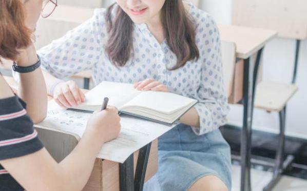 别以为就五院四系法学厉害，这所大学排名第16，超越大部分985