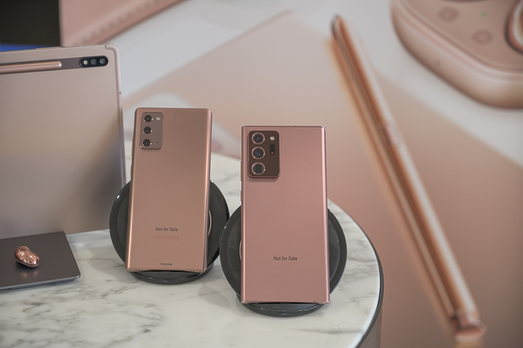 三星note20ultraspen演示,三星galaxys20与note20