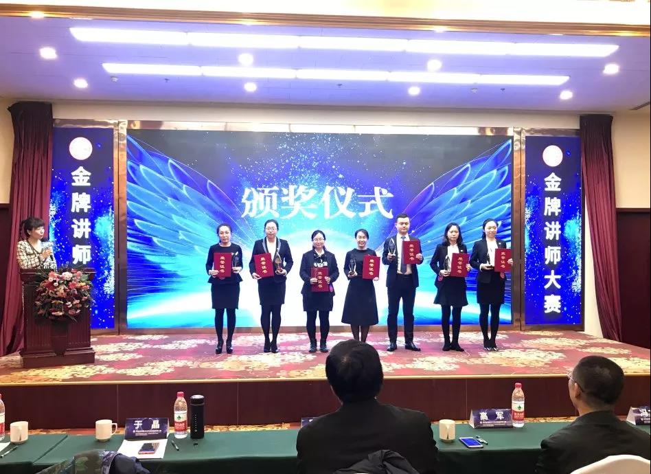 手机碎屏险买官方的还是买平台的,手机碎屏后买保险骗保