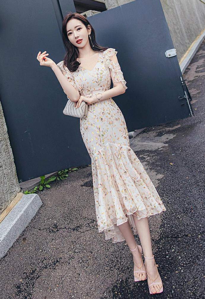 碎花雪纺复古赫本风高级感,夏季新款法式设计感短款碎花