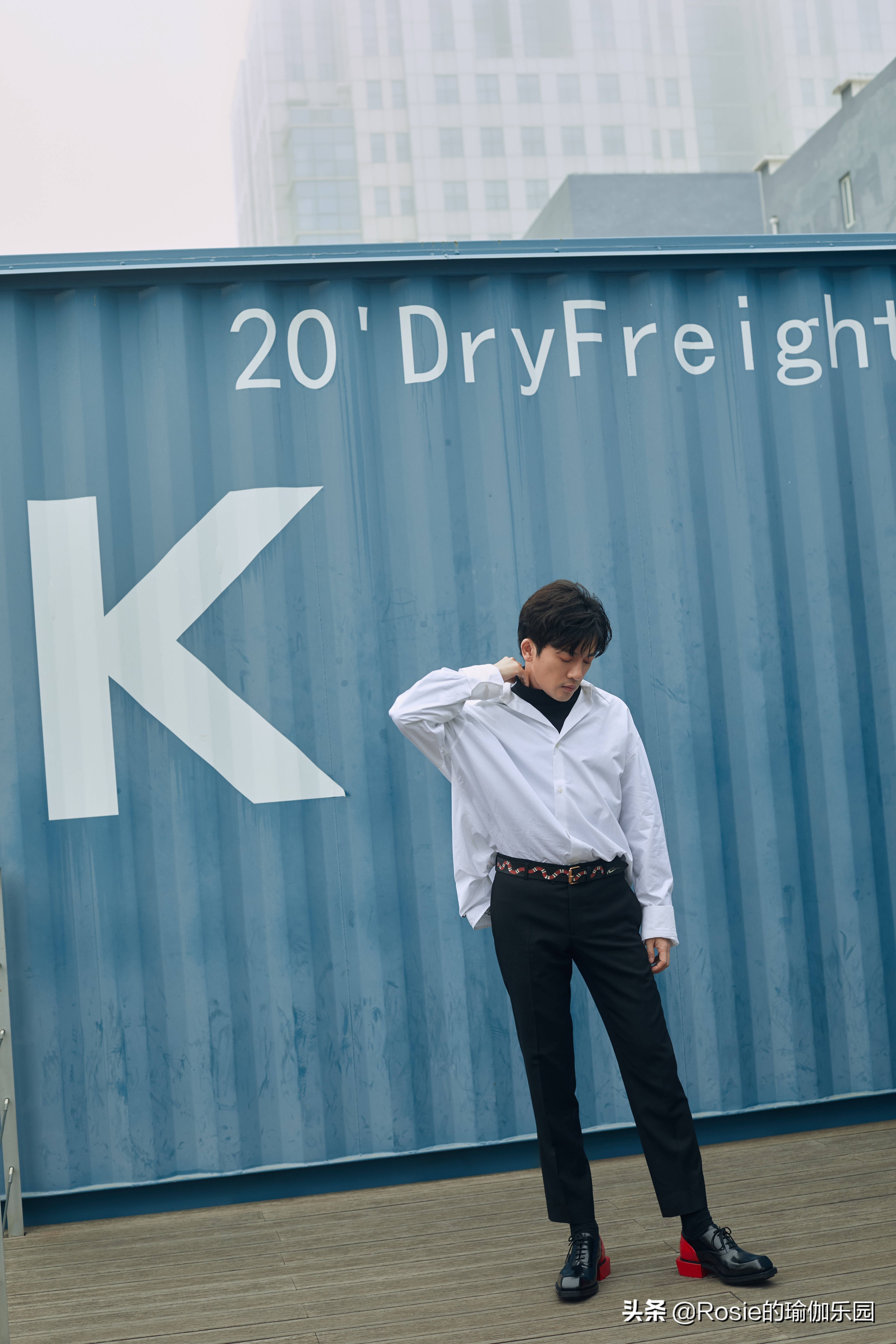 创造营里论腿更服苏有朋，明星私教揭秘：竟因他做了这个瘦腿动作