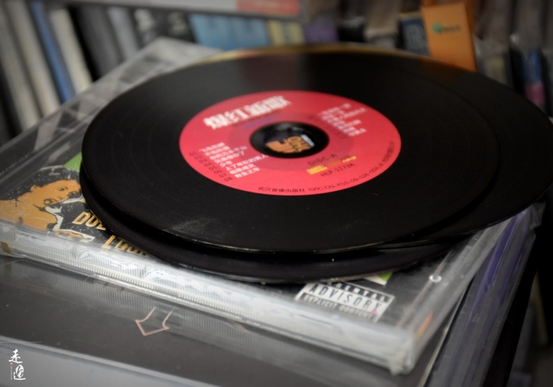 据说这是常州最后的音像店，80后美女老板娘，因爱好坚持20年