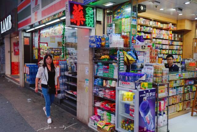 香港人在内地旅游被惊呆了,内地人第一次来香港感受