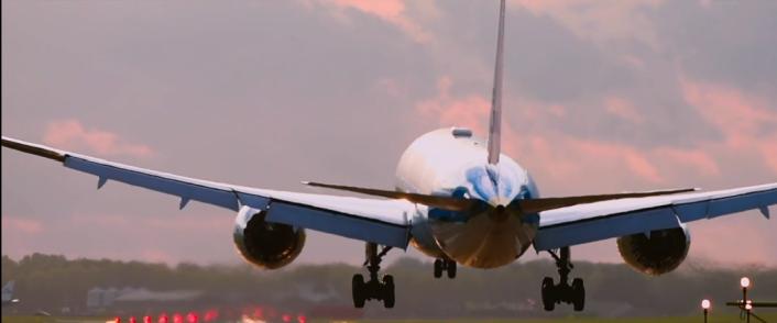 扒光他们的「黑历史」，网飞再次突破尺度