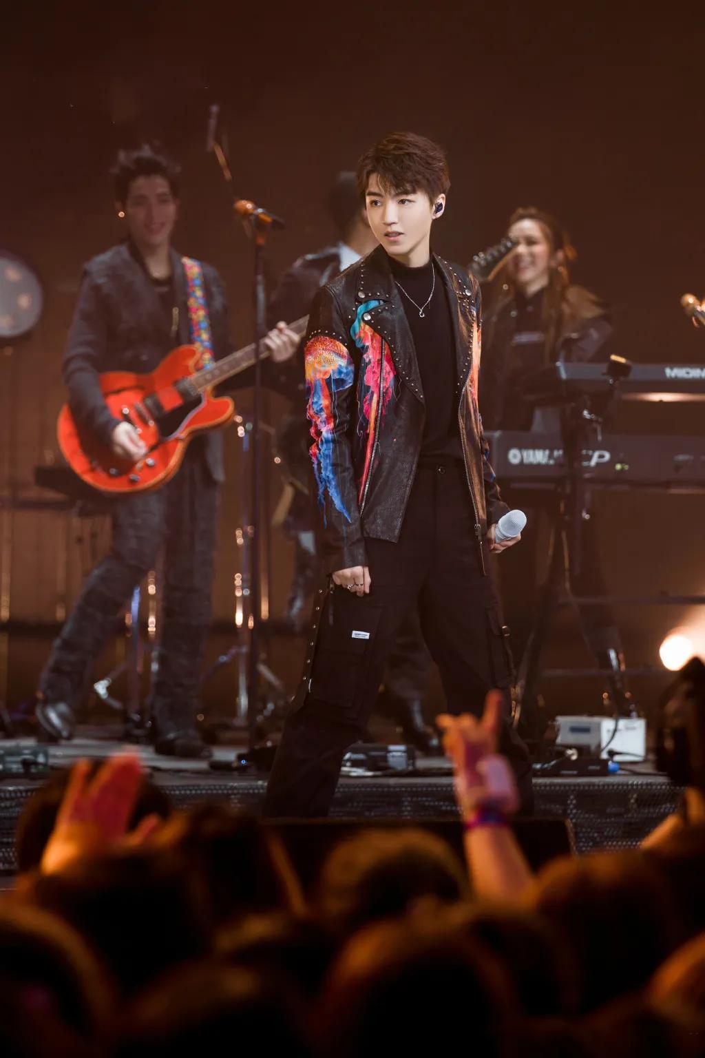 80年代复古港风男星,夏季穿搭最好看的男明星