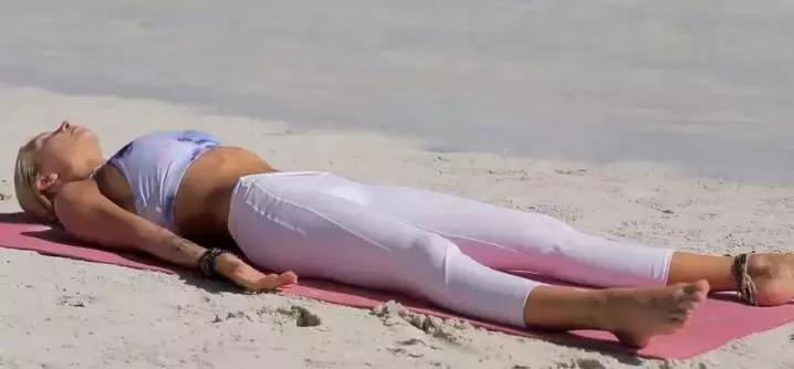 经期趴着有利于排经血,经期趴床上缓解疼痛吗