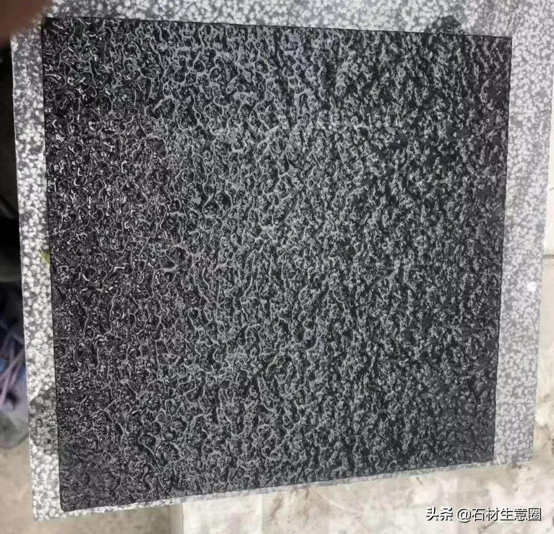 花岗岩黑色的是石英吗,景观石材花岗岩黑色