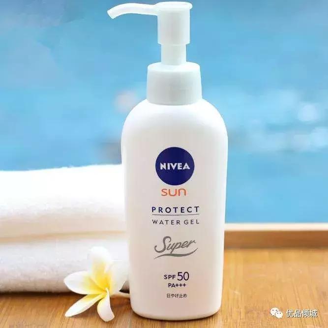 保持皮肤夏季依旧洁白如雪，这些防晒产品怎能少？