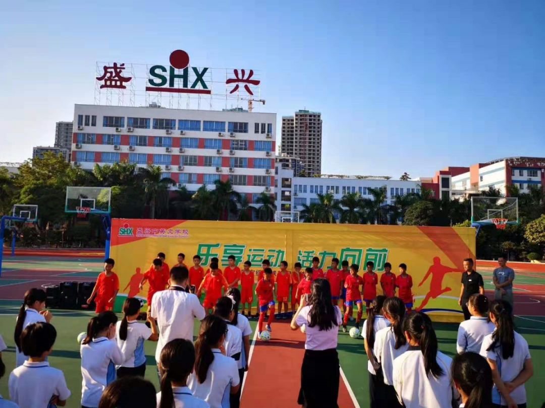 足球明星进校园,足球教练进校园