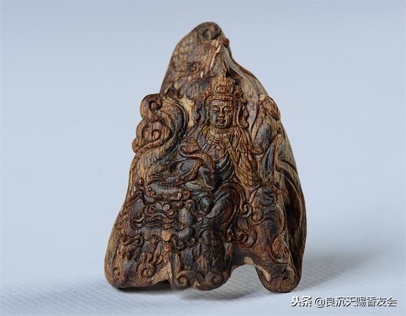 梁辰沉香手串价格表,沉香挂件有收藏价值吗