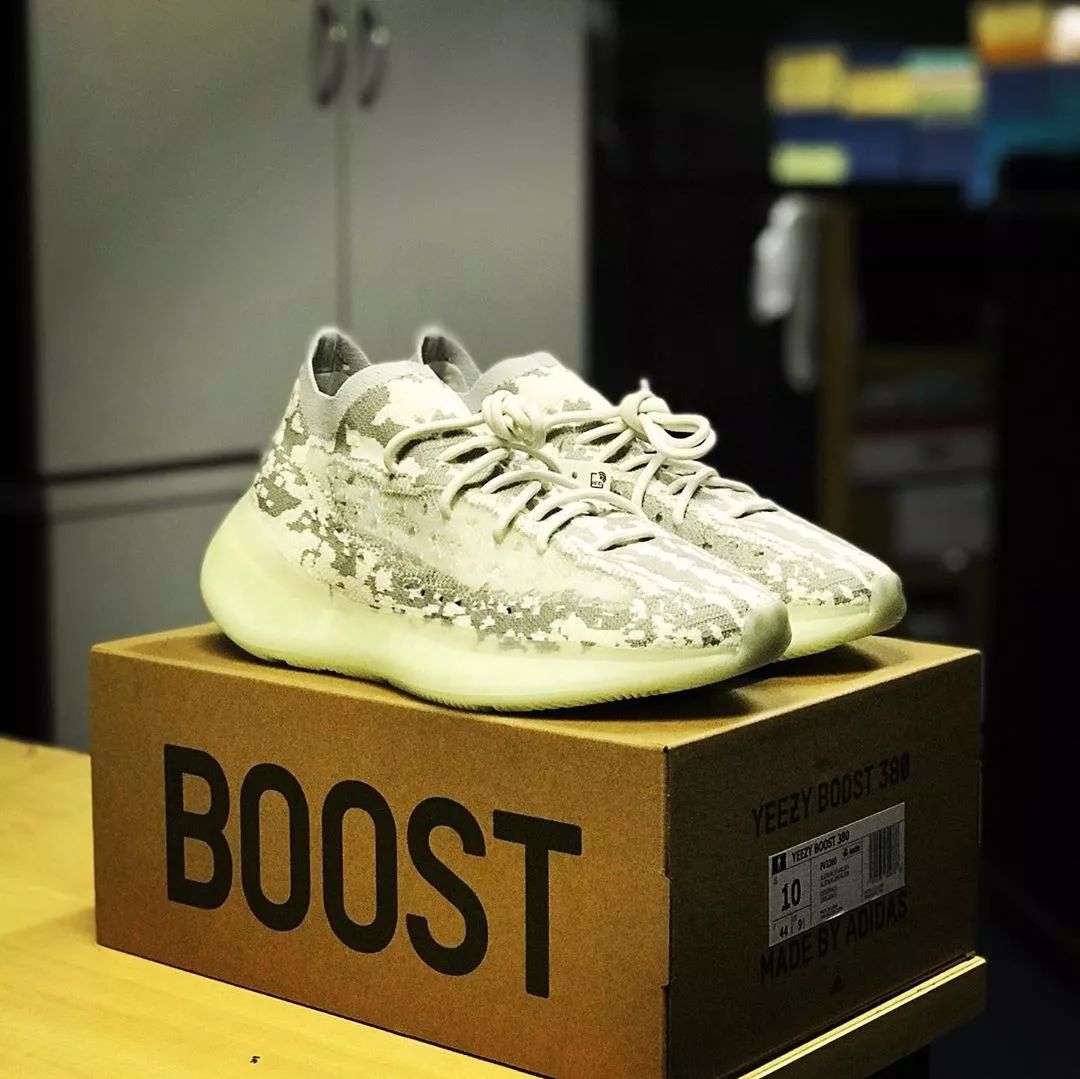 周洁琼穿砂糖匡威鞋,周洁琼鞋