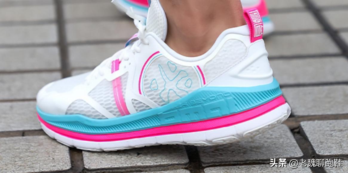 百元售价千元脚感！这3款国产跑鞋揭开了阿迪耐克的“遮羞布”