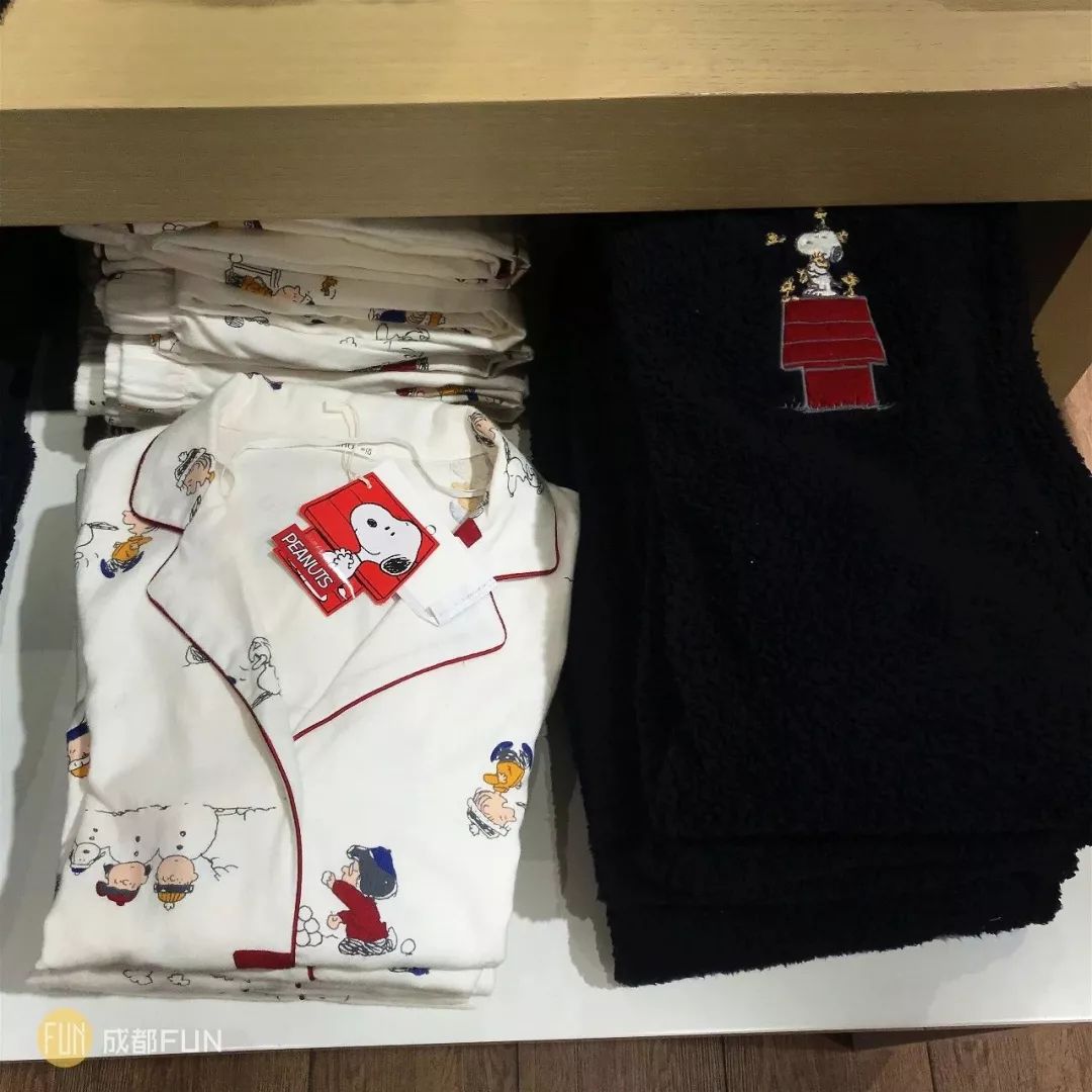 moschinohm合作款,hm和星际联名