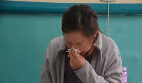 孩子出生时少了1只手，大夫都难以相信，竟是孕妈妈的恶习引起的