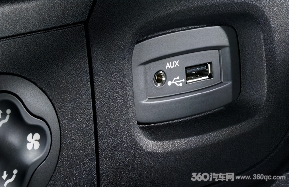 车载靓声时代更需无损传输正力车福AUX线敢当最佳辅助