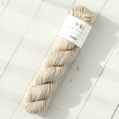 鱼骨针菱形毛衣图案,蓝色毛衣有花边的