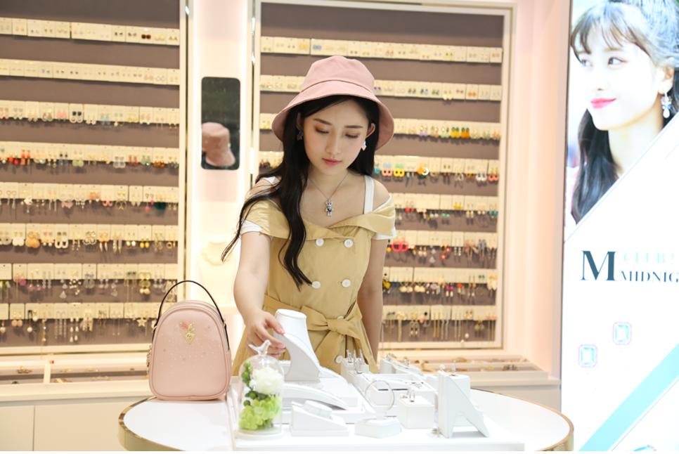 看维纳斯配饰运营16年如何保持消费升级新需求