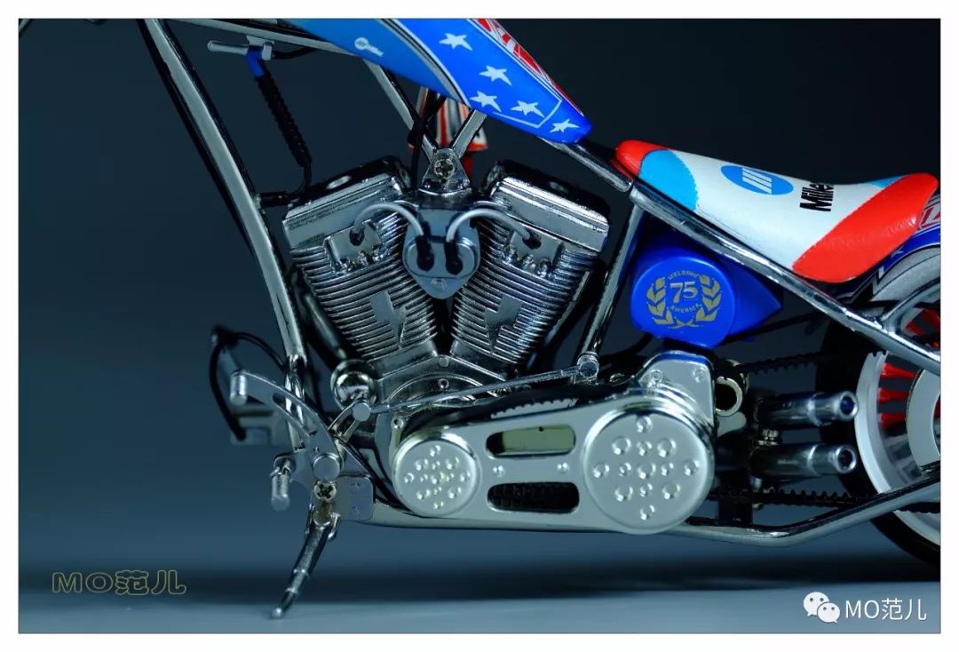 想试试用蓝色“焊”住你的眼睛是什么感受吗?