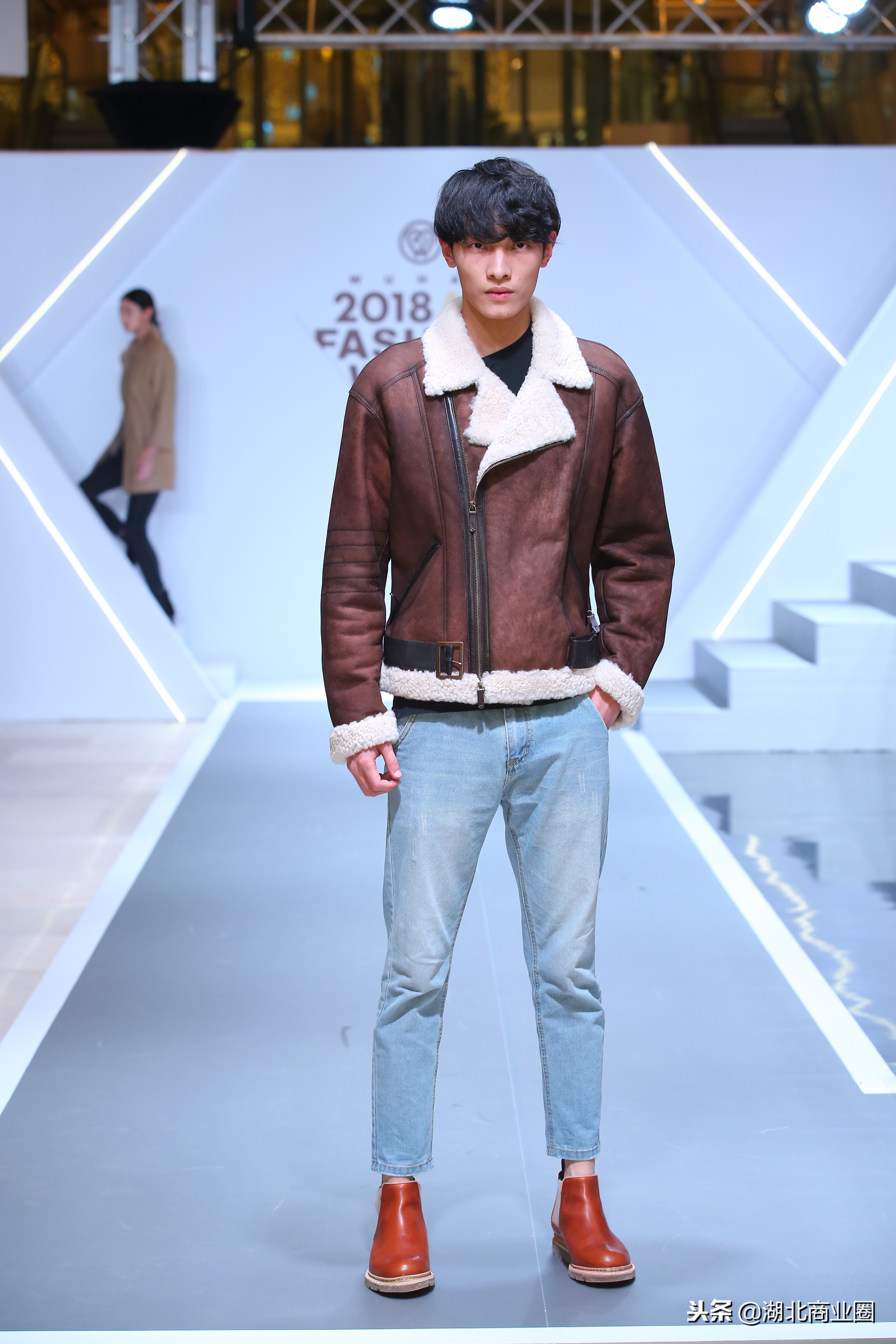 2015武汉国际时装周完美收官,武汉时装周闭幕传统服饰