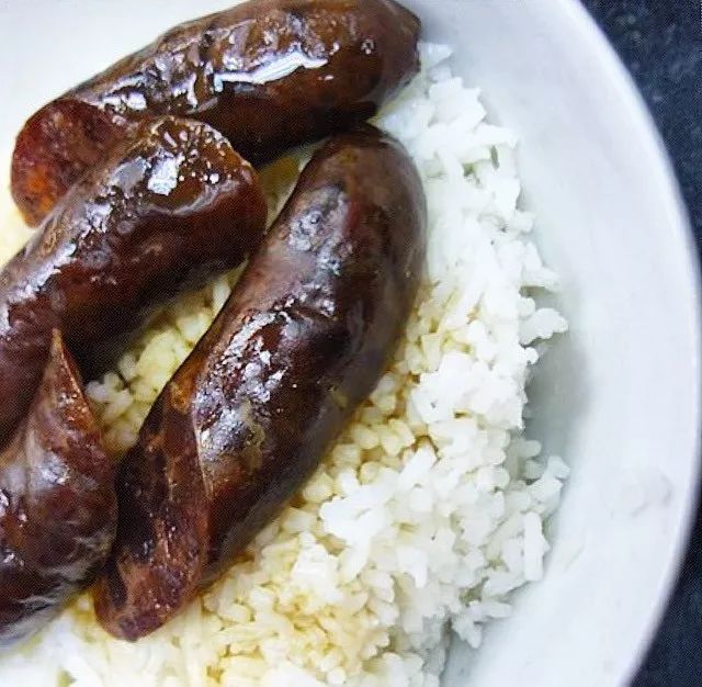 广东腊肠粗的好还是细的好,贵州腊肠和四川腊肠