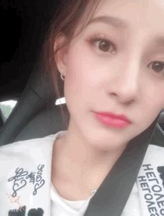 天下足球女主持人马舒凡,天下足球女主持人马凡舒漂亮