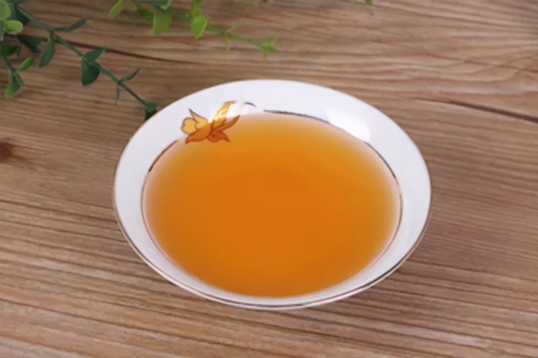 利用竹炭做成的板材，外表虽“其貌不扬”但功效“小清新”