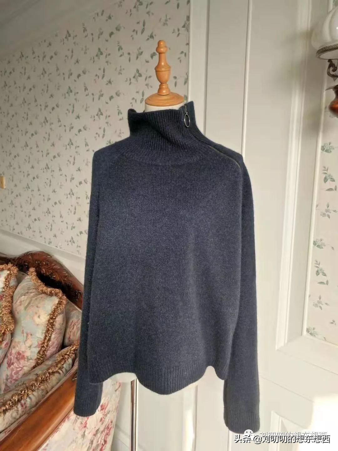 带帽子绿羊绒衫搭配什么外套,休闲装搭配冬款