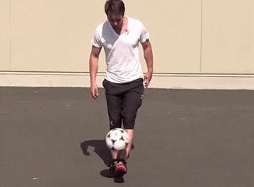 足球技巧颠球教案,足球基础过人技巧教学