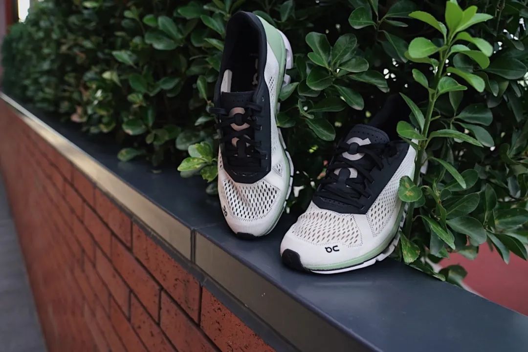 cloudboom跑鞋,oncloud跑步鞋测评