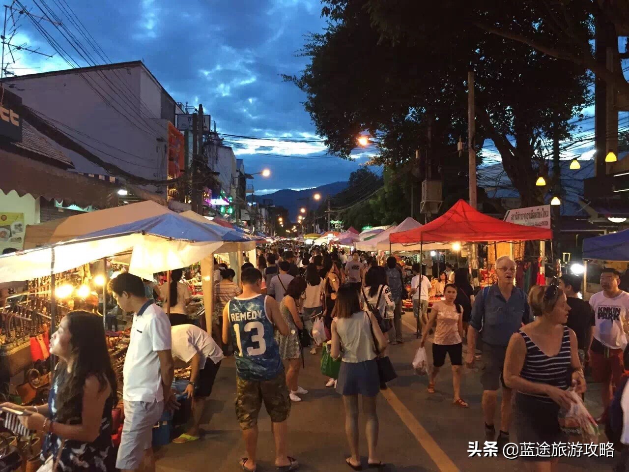有史以来最大的夜市清迈夜市,泰国清迈购物攻略美食