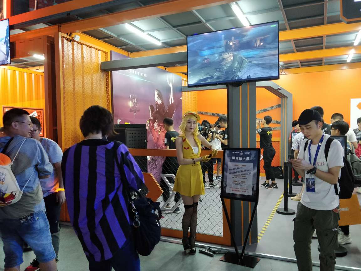 CF：CJ现场Coser质量堪忧，灵狐者服装太黄，一股岛国既视感