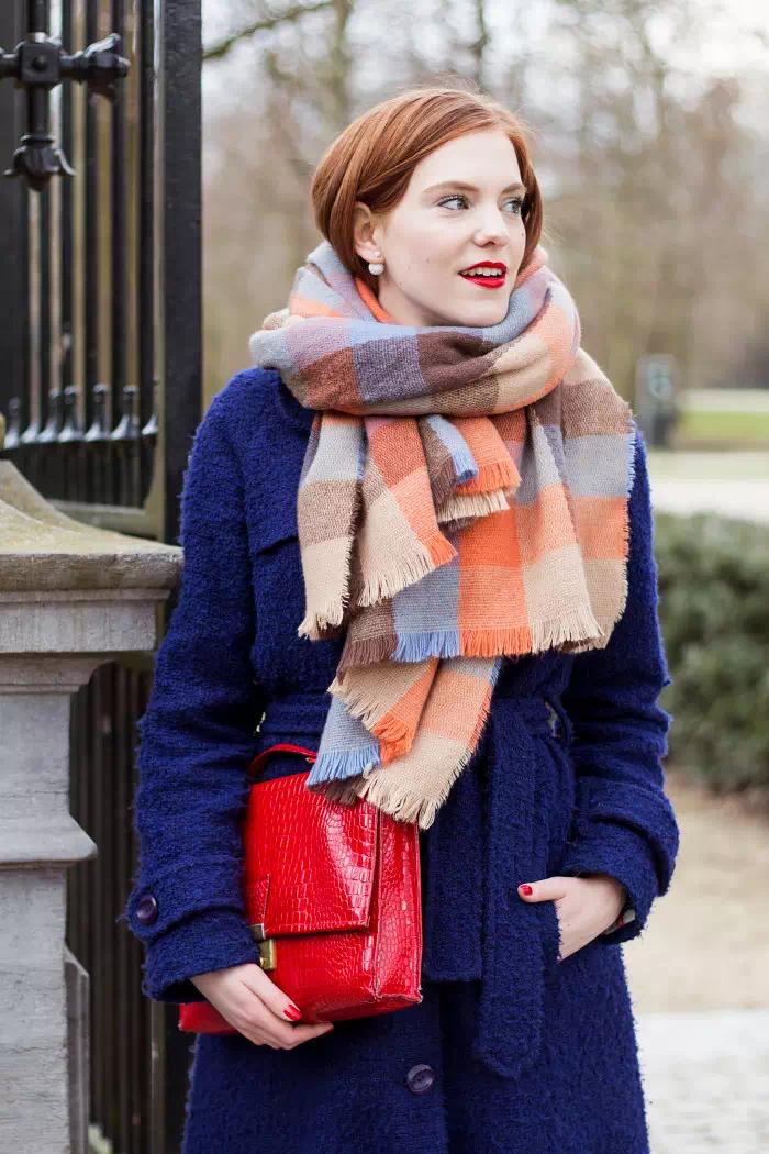 大衣围巾女冬季高级感系法,喜欢穿大衣的女孩子是什么风格