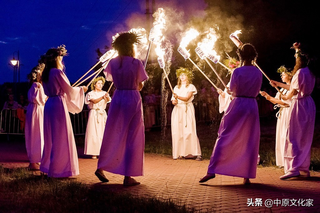 秉烛夜游是哪个诗句,秉烛夜游是什么词