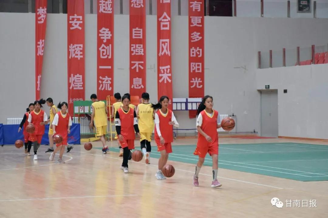 奔跑吧！少年！我州青少年暑期足球篮球训练营开营